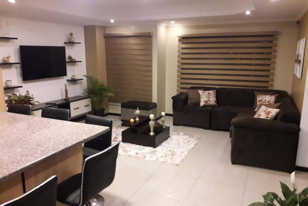 Moderno Departamento 3B En Condominio La Victoria Cuenca Ngoại thất bức ảnh